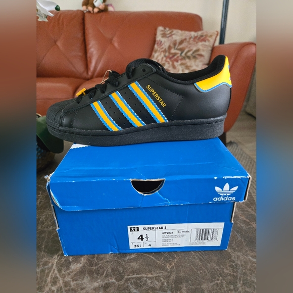 adidas gazelle silver green womens Adidas Superstar Toddler Shoes White-Metallic Gold-Blue-Scarlet